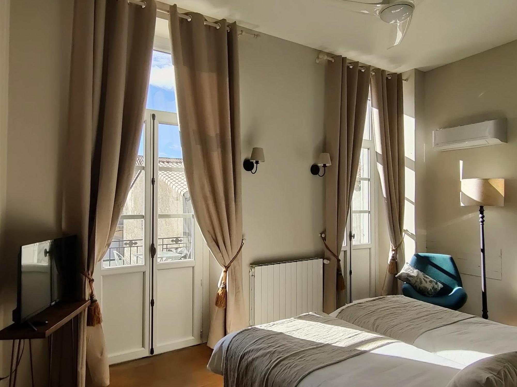 Chambres D'Hotes - Bed And Breakfast Les Palmiers Mèze Exteriör bild
