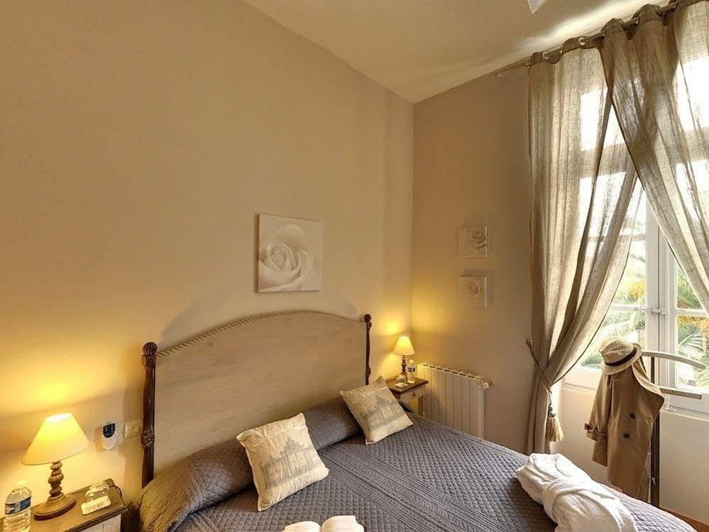 Chambres D'Hotes - Bed And Breakfast Les Palmiers Mèze Exteriör bild